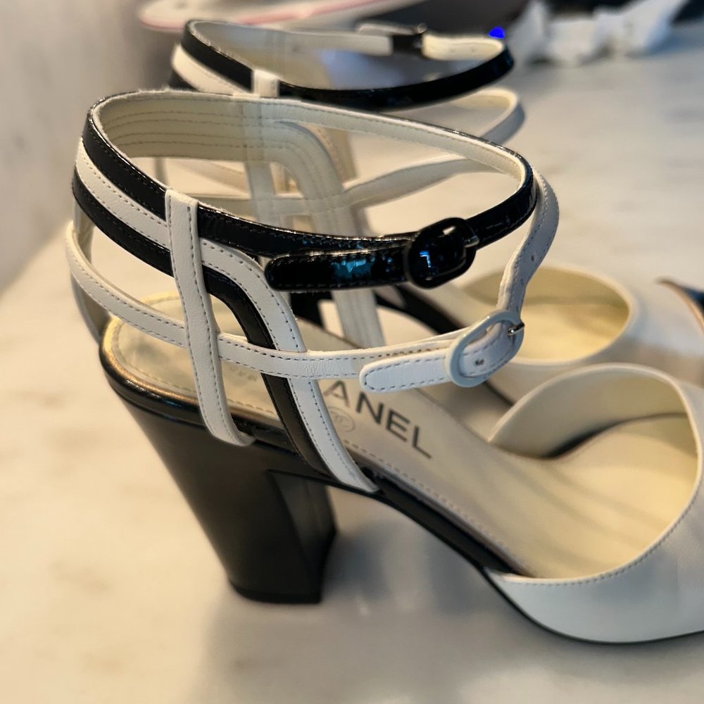 AUTH CHANEL Black White Ivory Leather Heels Pumps Straps Buckle Mary Jan… - Picture 7 of 11